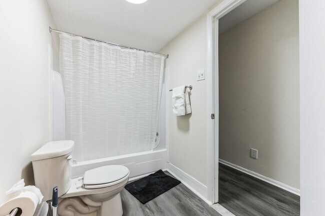 Building Photo - 818 Wharton Dr