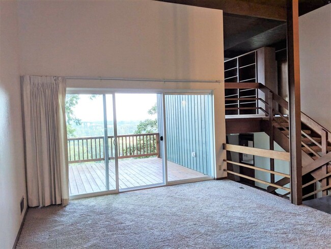Building Photo - Beautiful, spacious mid-century modern 5 b...