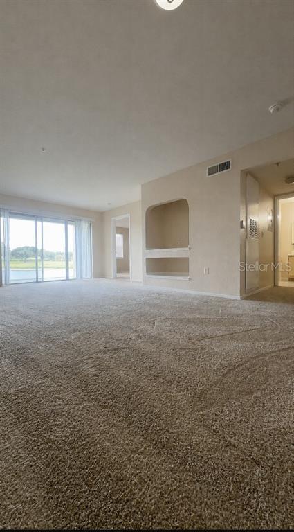 Building Photo - 13815 Fairway Island Dr