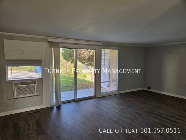 Building Photo - Discover Your New Home at 4700 Lynn Lane U...