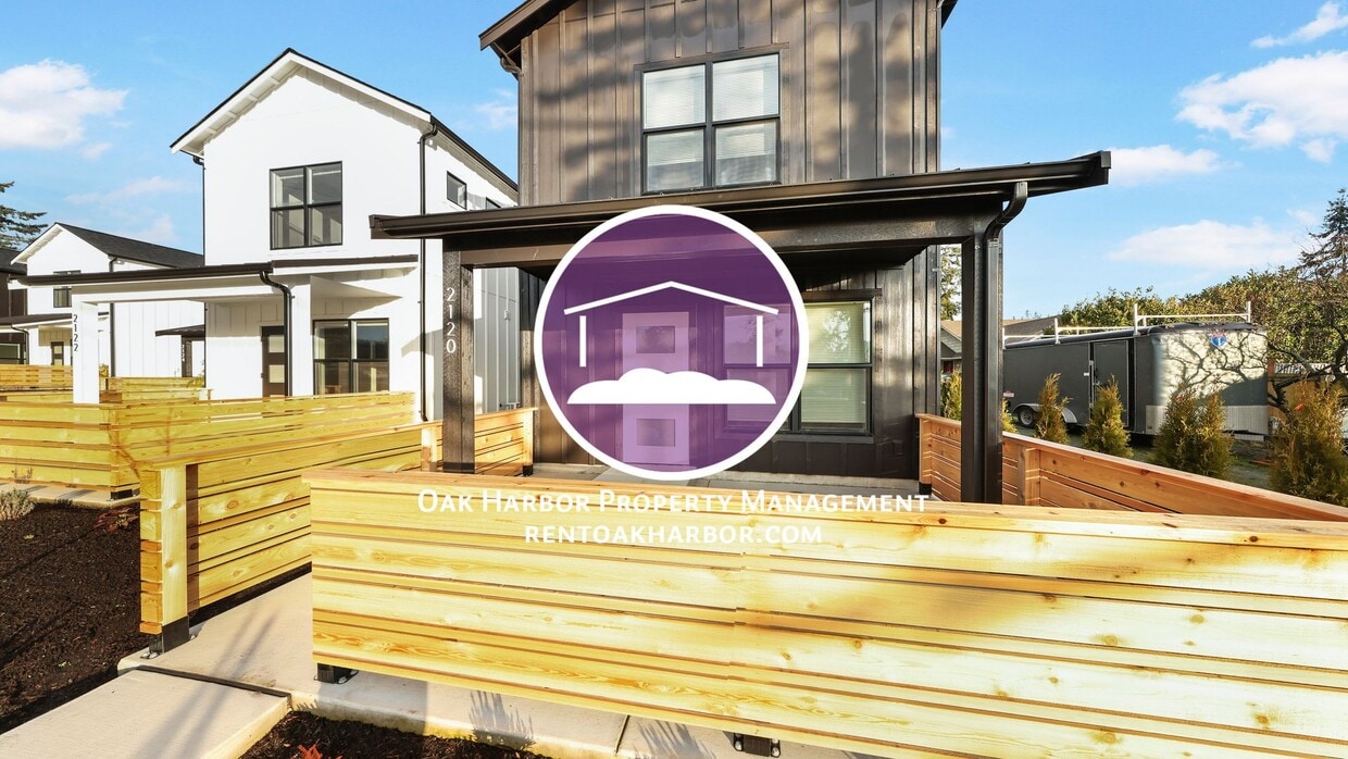 Primary Photo - 3 Bed 2 Bath - A/C Mini-split - Fabulous F...