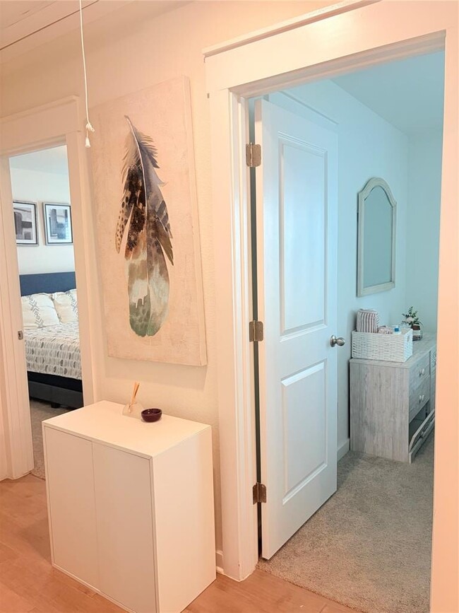 Building Photo - 182 Shackleton Dr