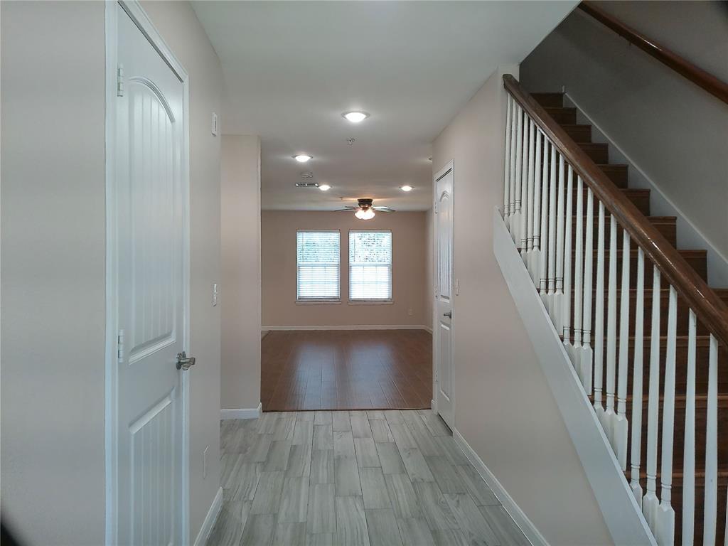 Foto principal - 22262 Adams St