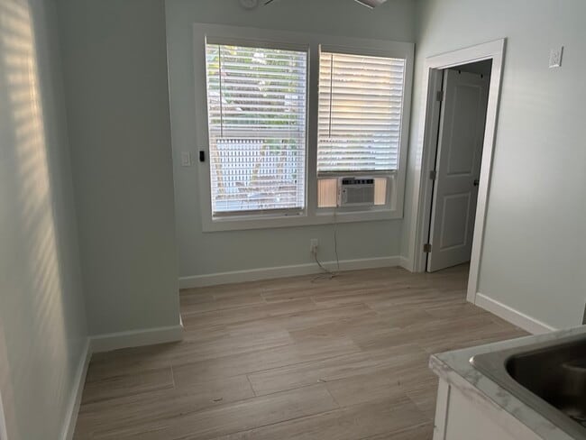Living Room - 1020 White St