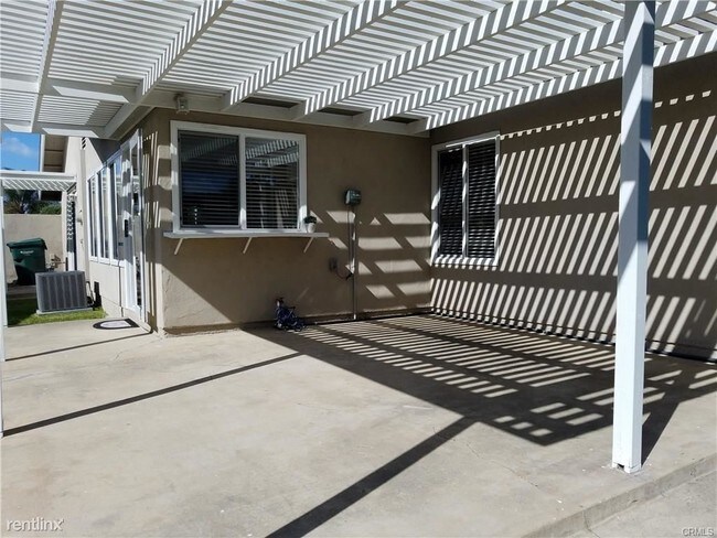 Building Photo - 3 br, 2 bath House - 10818 Los Jardines E