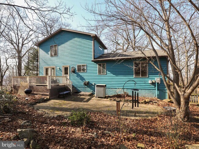 Foto del edificio - 16 Chestnut Trail Rd