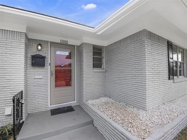 Building Photo - 1502 40th St