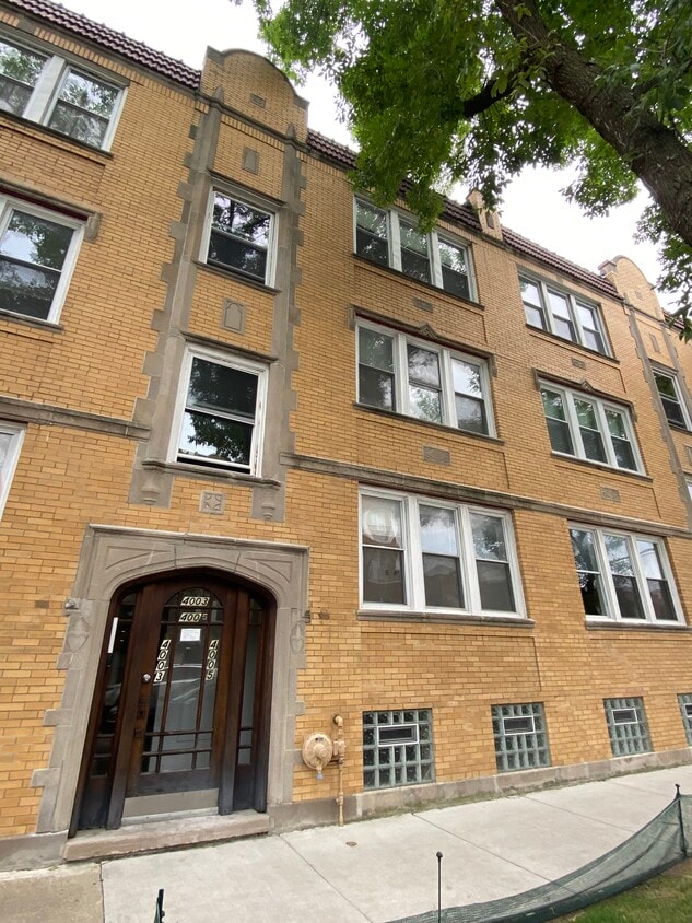Foto principal - 4005 W Nelson St