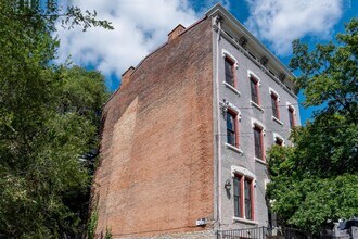 Building Photo - 306 Mulberry St