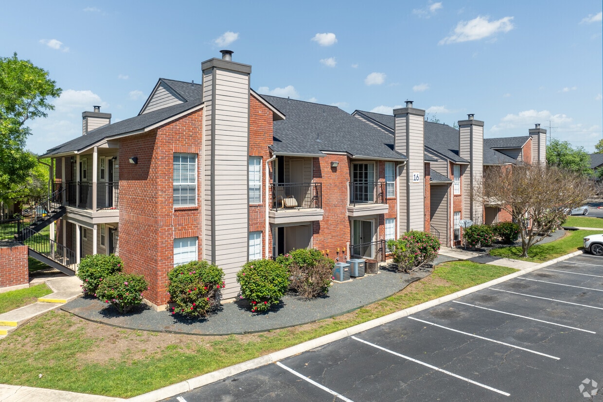 The Lynx Apartments in San Antonio, TX