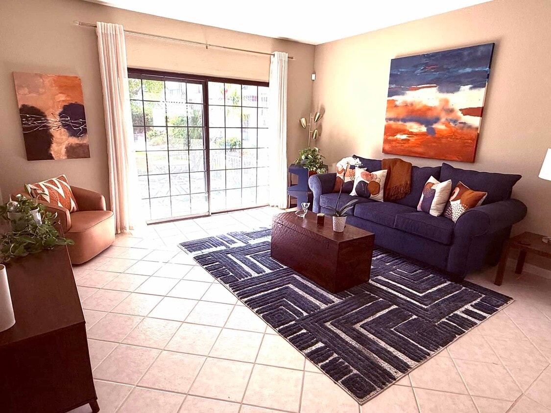 Living Room - 505 S Farrell Dr