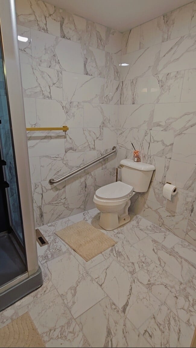 Building Photo - 317 W Fayette St