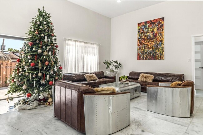 Foto del edificio - 513 Leslie Dr