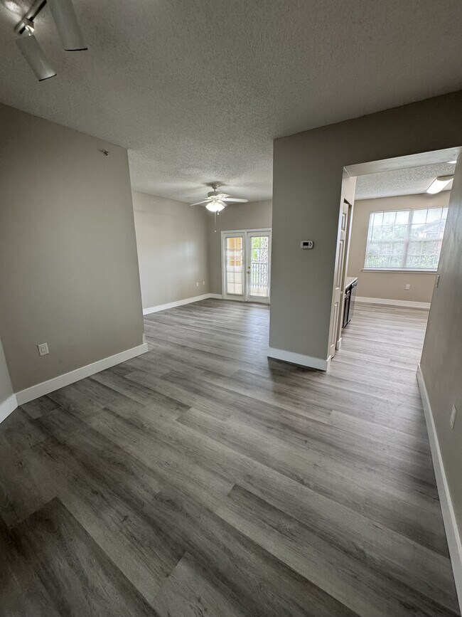 Foto del edificio - 10825 Windsor Walk Dr