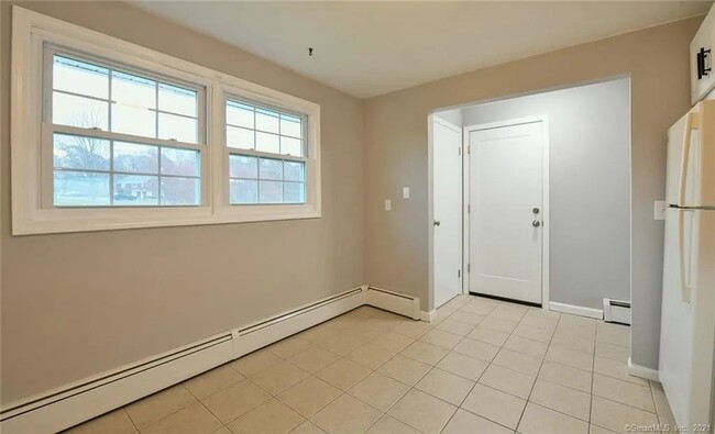 Foto del edificio - 245 Cherry Ave