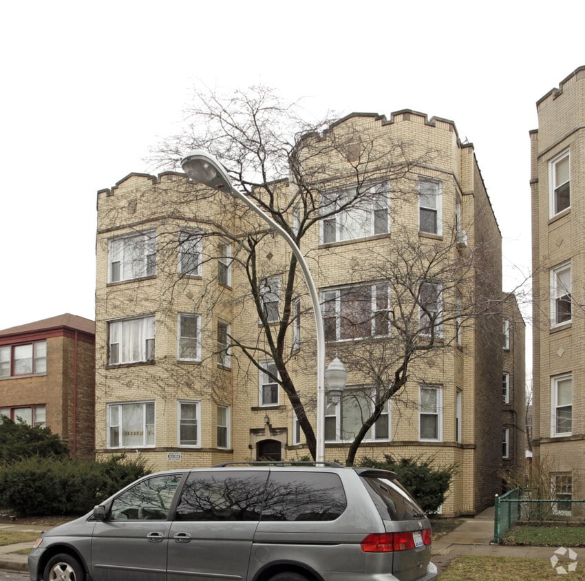 Building Photo - 6157-6159 N Hamilton Ave