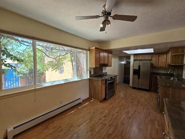 Building Photo - 2203 Vela St