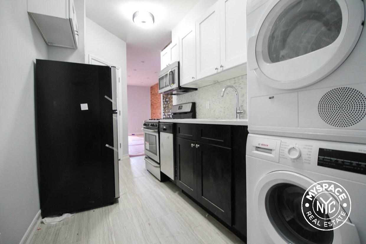 Foto principal - 1348 Willoughby Ave