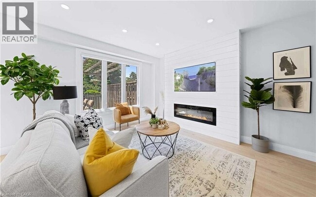 Photo du bâtiment - 141 Cunningham Dr