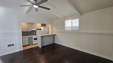 Building Photo - 723 Santa Barbara Pl