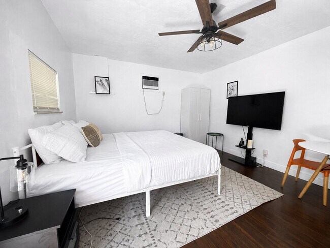 Foto del edificio - 854 SW 11th Ct