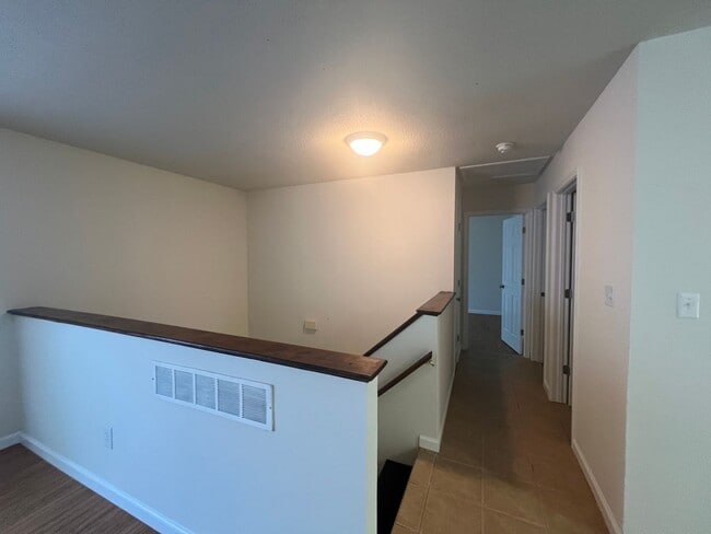 Building Photo - 4-bedroom 1.5 baths house near I-44