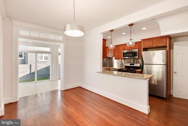Building Photo - 1431 West Virginia Ave NE