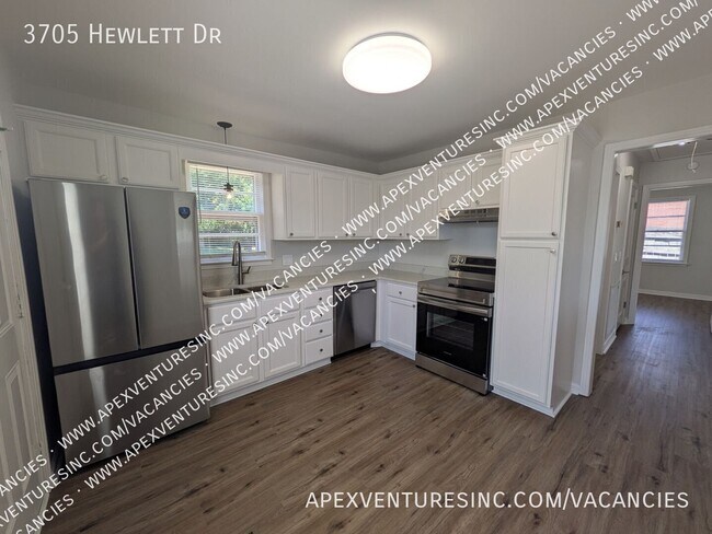Building Photo - 3705 Hewlett Dr