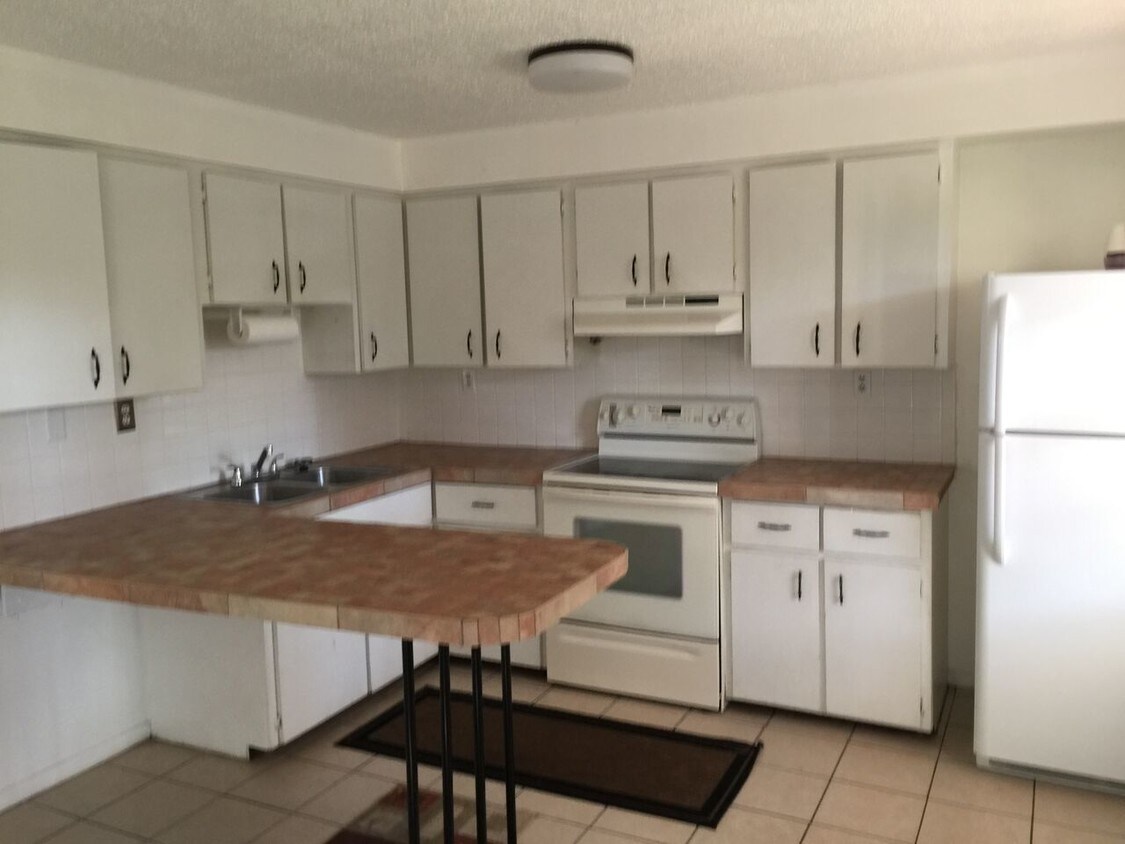 Foto principal - 7601 SW 27th Ave