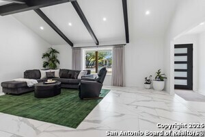 Foto del edificio - 107 Oak Crest