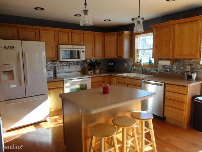 Foto del edificio - 1051 Stillwater Ln