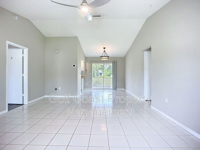 Building Photo - 25075 Palisade Rd