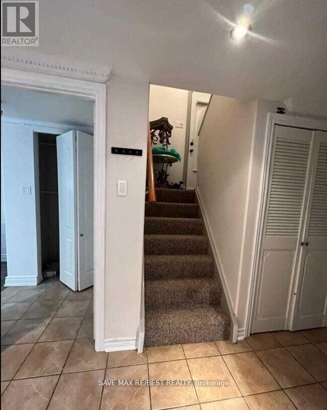 Photo du bâtiment - 18 Finsbury Dr