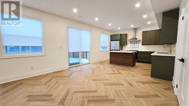 Building Photo - 42 Calverley St