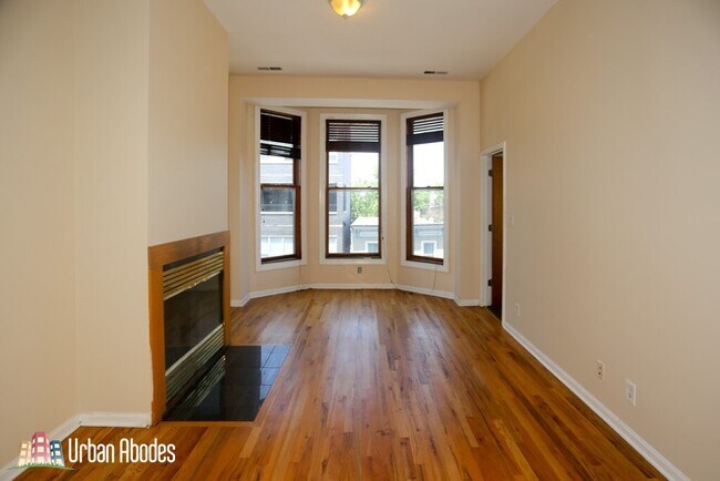 Building Photo - 1745 W North Ave