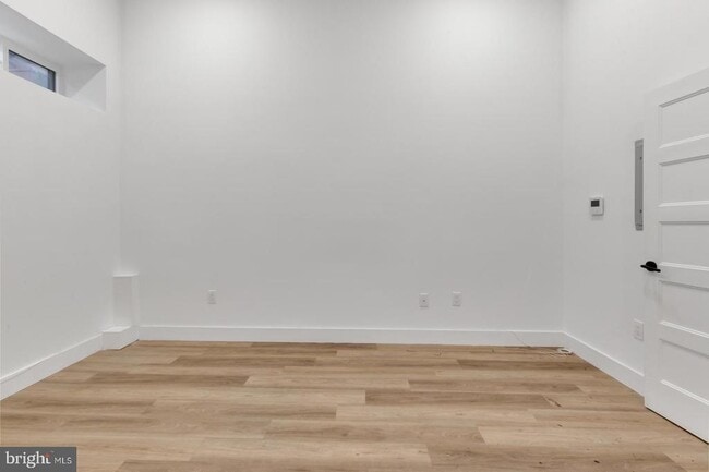 Foto del edificio - 1153 N Front St