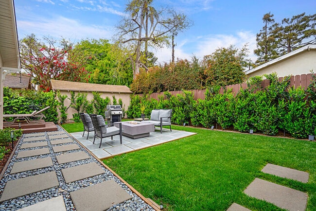 Building Photo - 228 W Mission St