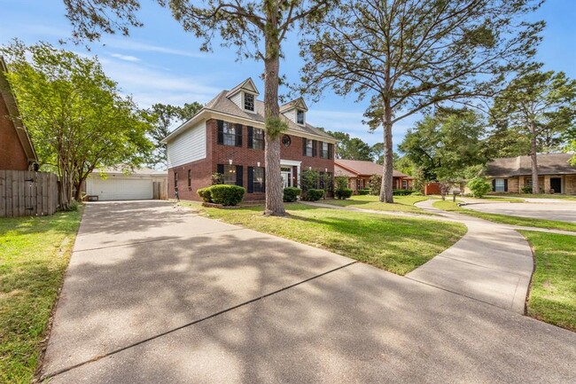 Foto del edificio - 8106 Clover Gardens Dr