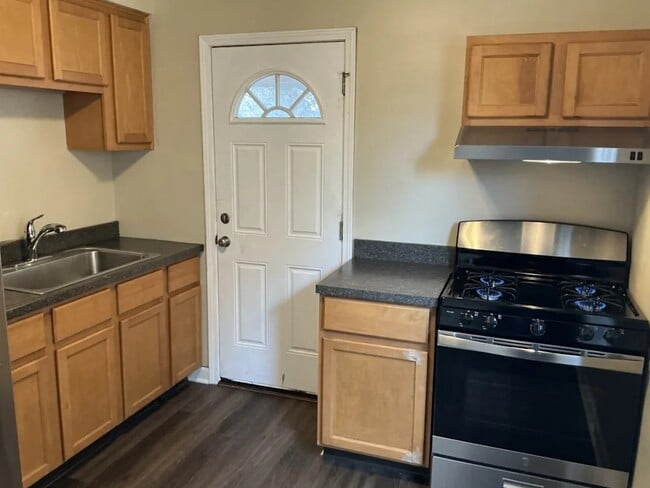 Building Photo - 10716 S Kedzie Ave