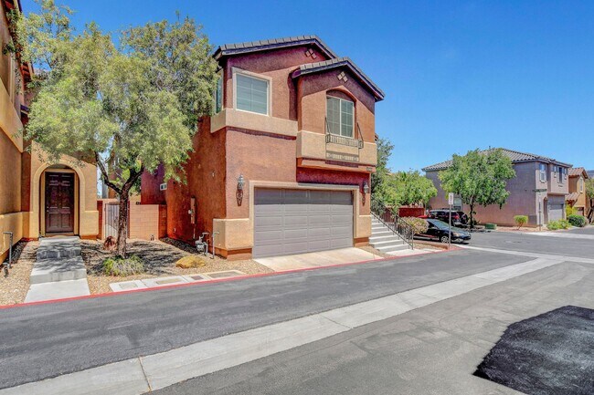 Building Photo - 3 Bedroom Split Level Home in Centennial H...