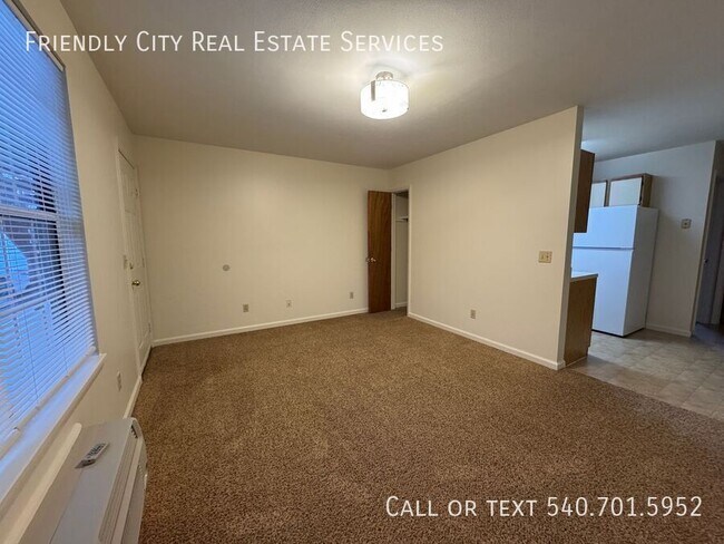 Foto del edificio - 1115 Lincolnshire Dr