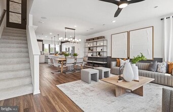 Building Photo - 14400 Leafhopper Dr