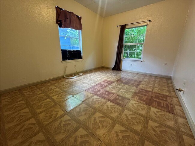 Foto del edificio - 3202 Hinton Blvd