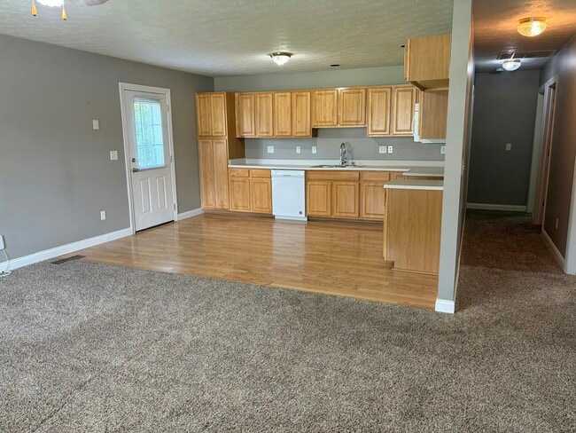 Building Photo - 117-119-119 Valley Forge Ct