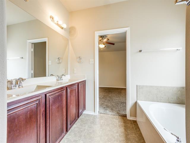 Foto del edificio - 1312 Silver Maple Ln