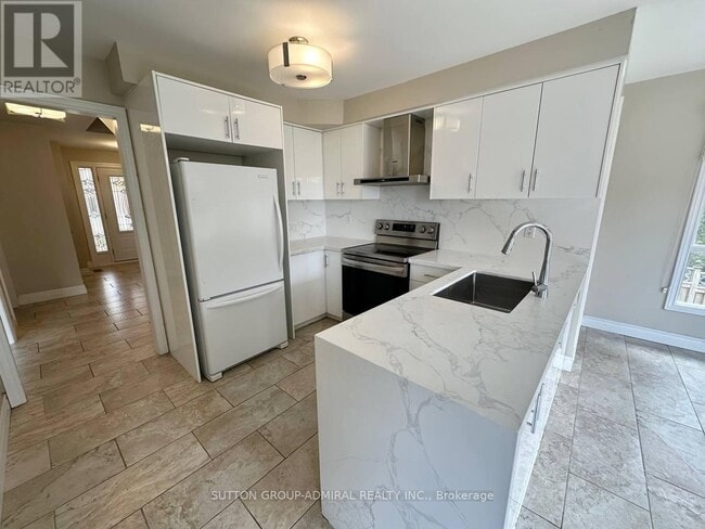 Building Photo - 102 Hazelwood Dr