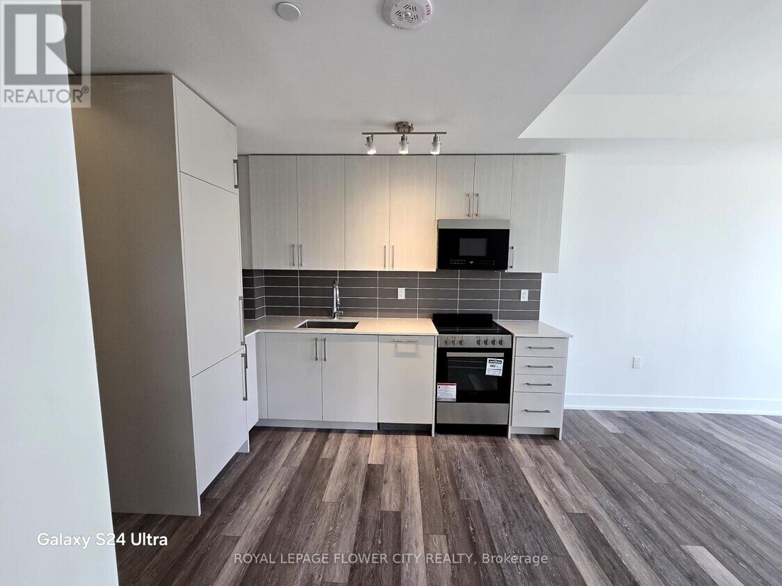 Photo du bâtiment - 2075 King Rd