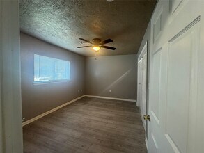 Building Photo - 3020 Jewel St
