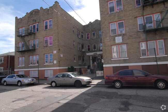 364 - 372 Fairfax Street - 364-372 Fair St