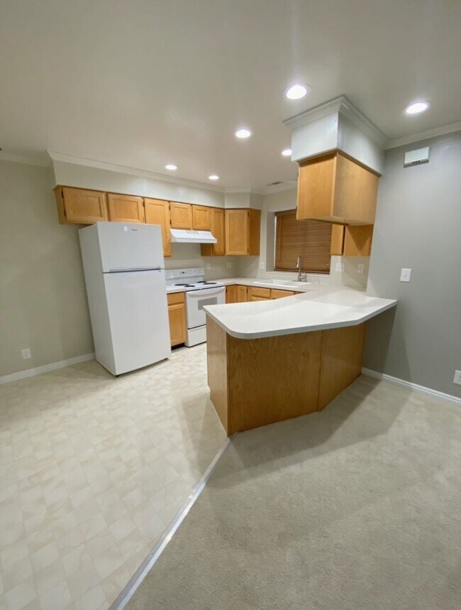 Foto del edificio - 1 Month Rent Free! 2 Bed 1.5 Bath Condo fo...